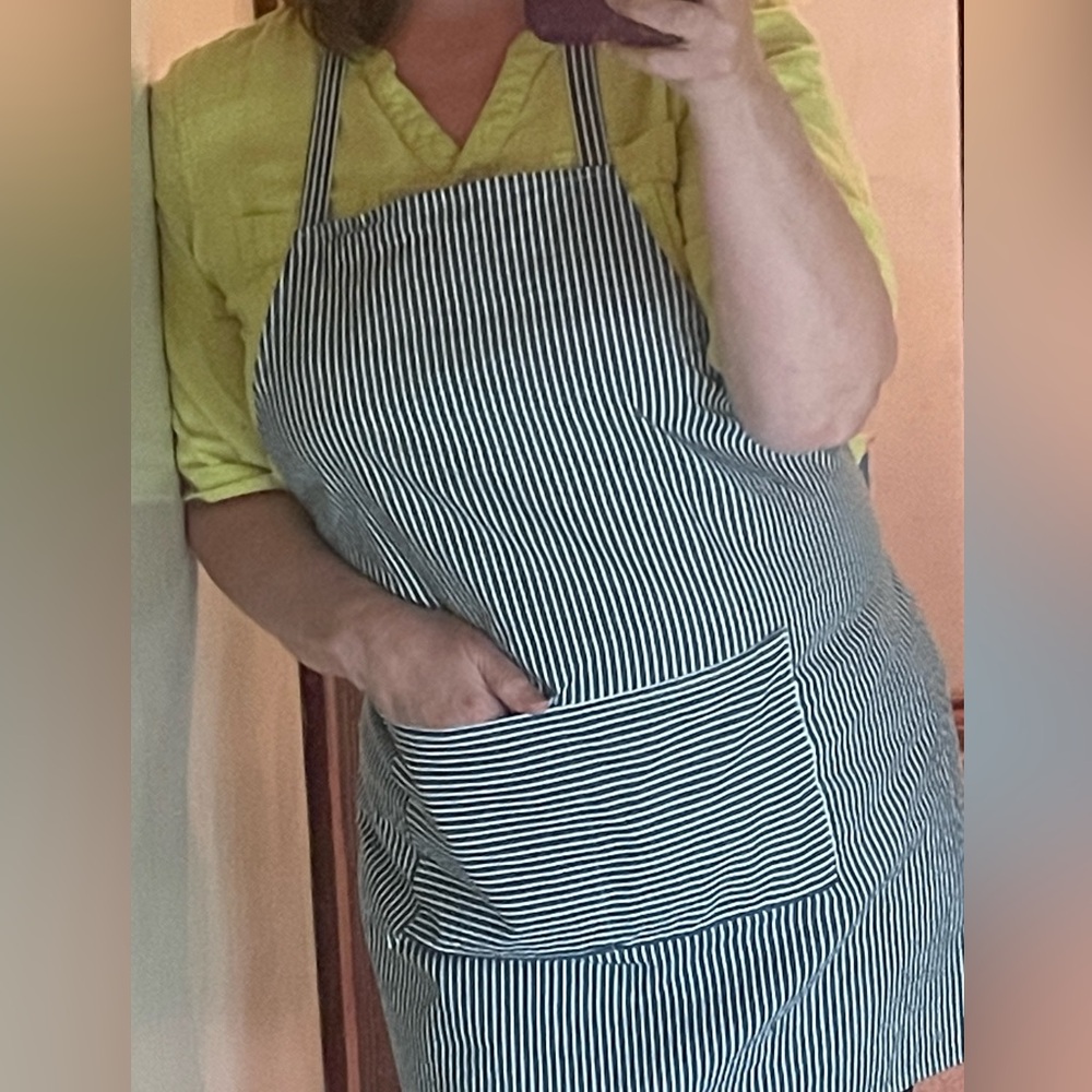 Stripes Apron Fits up to XLarge Adult Cotton Ties at Back Single Thickness